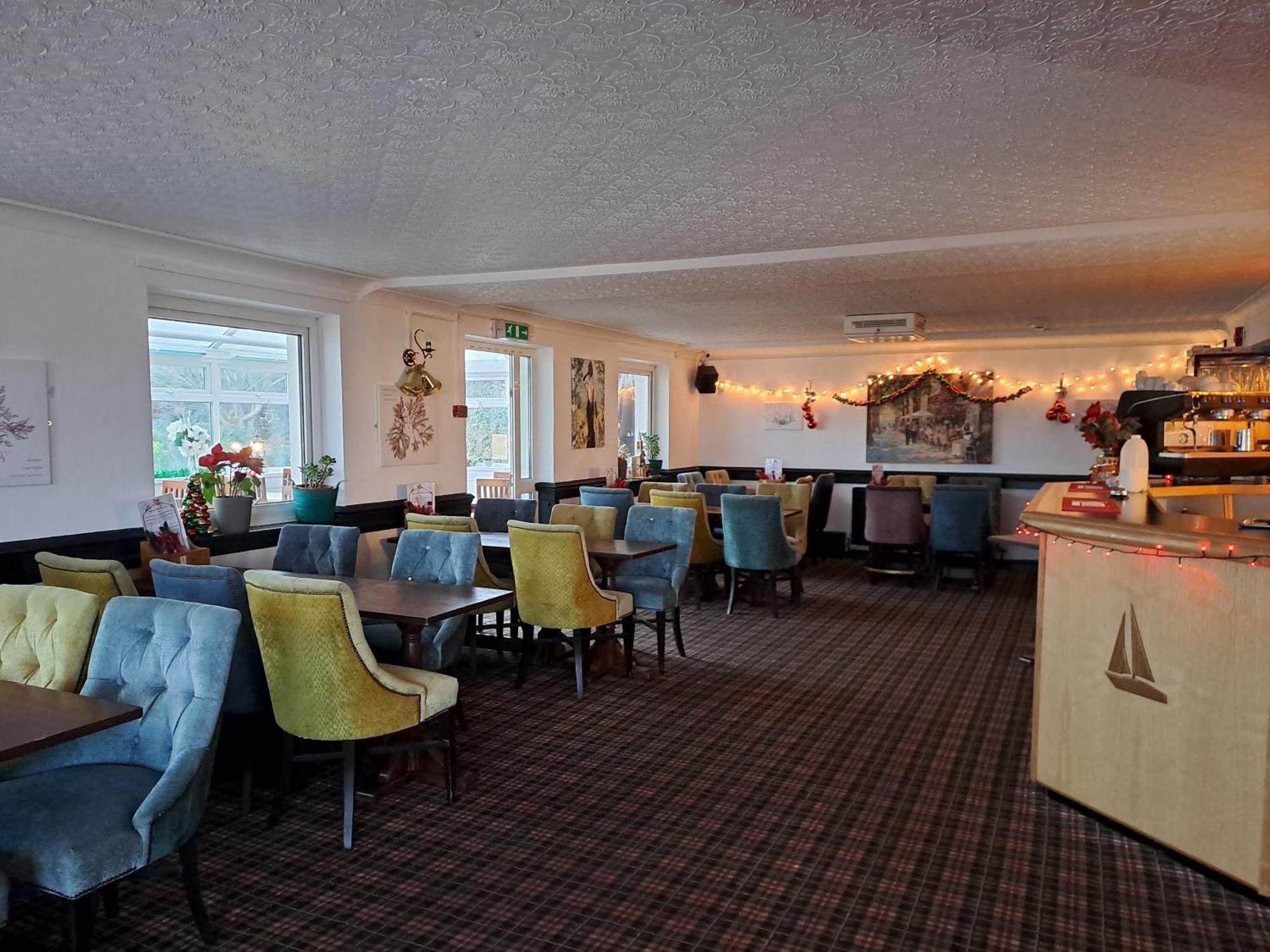 Boathouse Hotel Голігед Екстер'єр фото