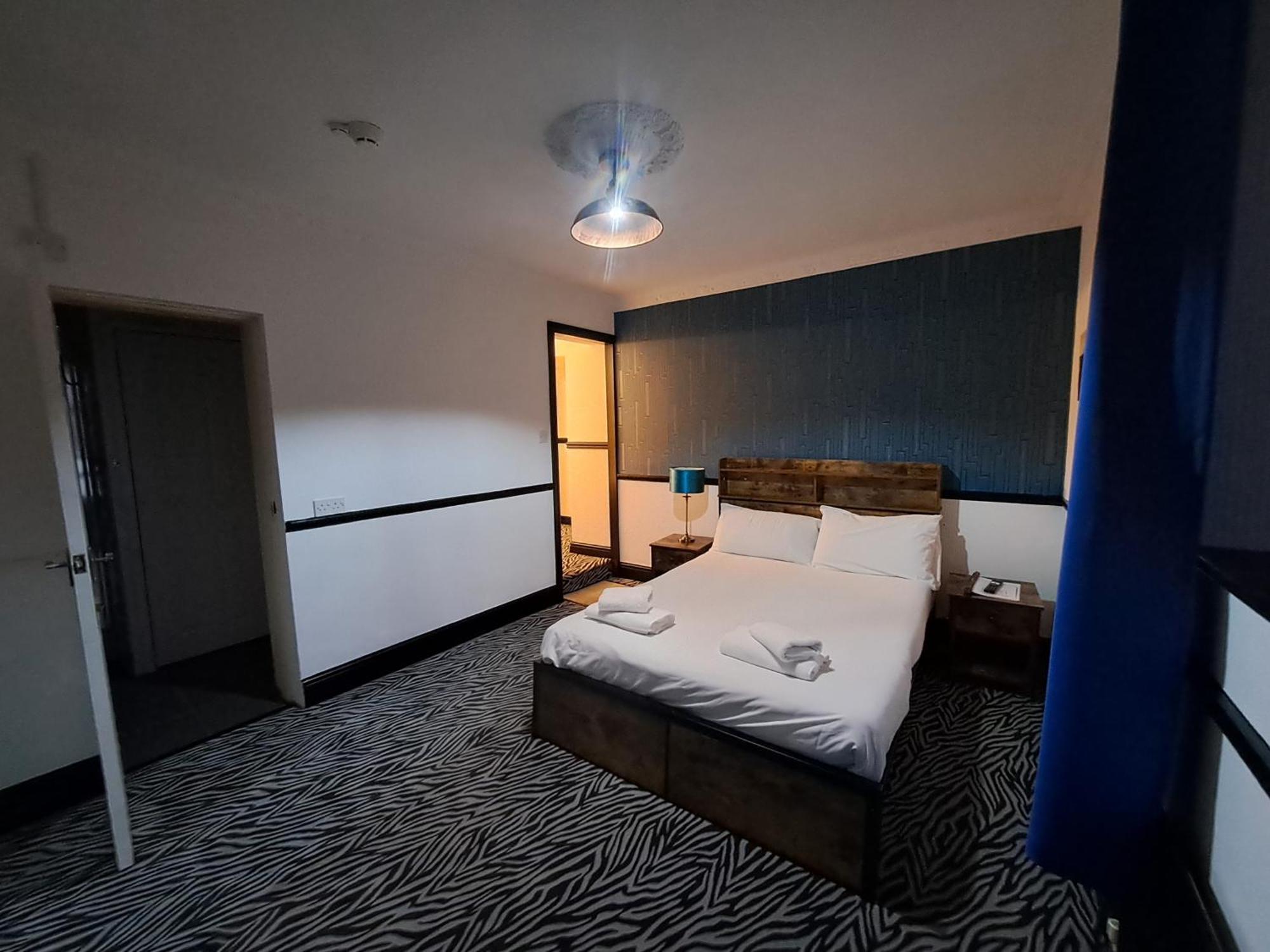 Boathouse Hotel Голігед Екстер'єр фото